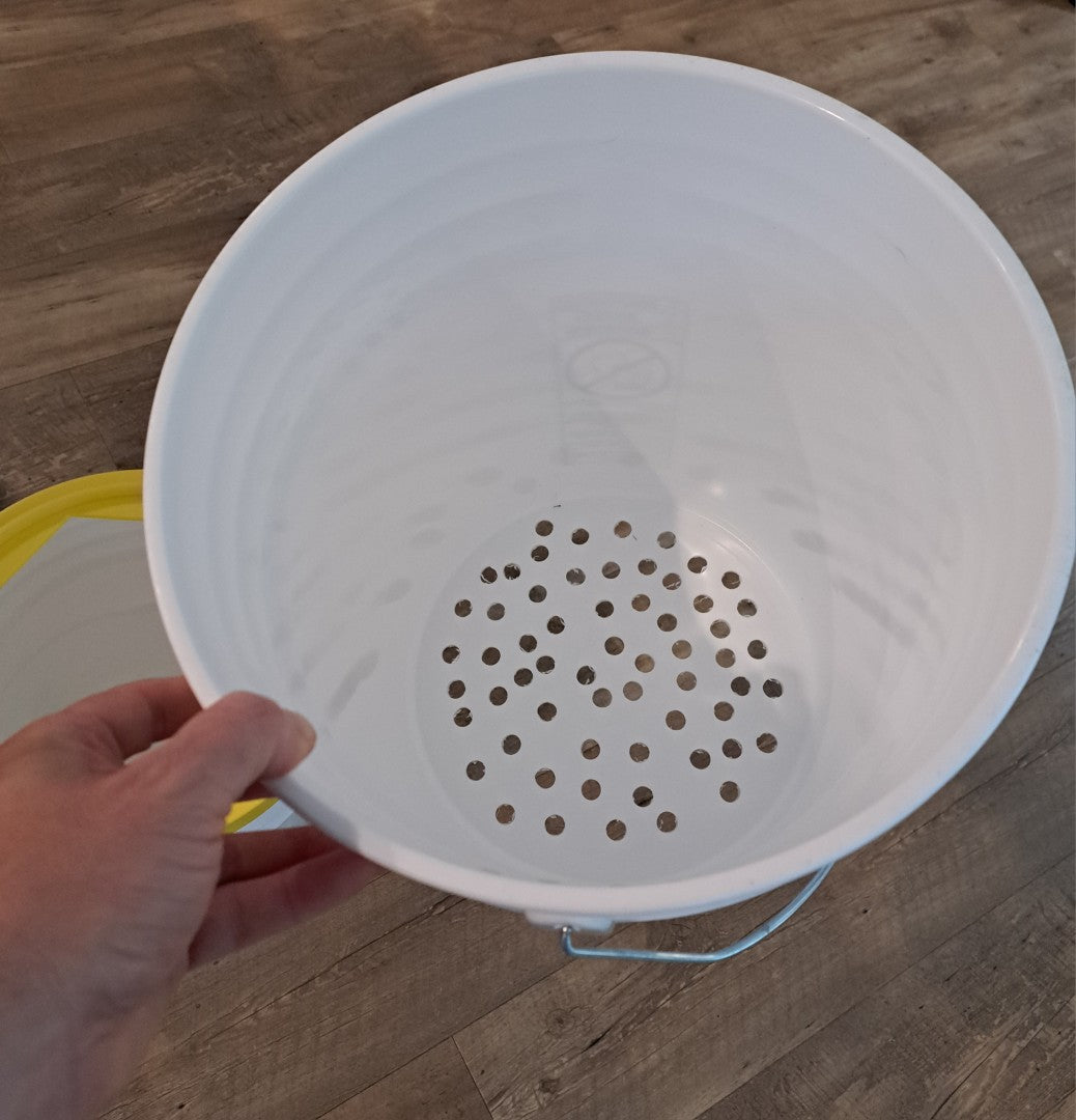 Wax Cappings Bucket Holder - Crush and Strain Lid