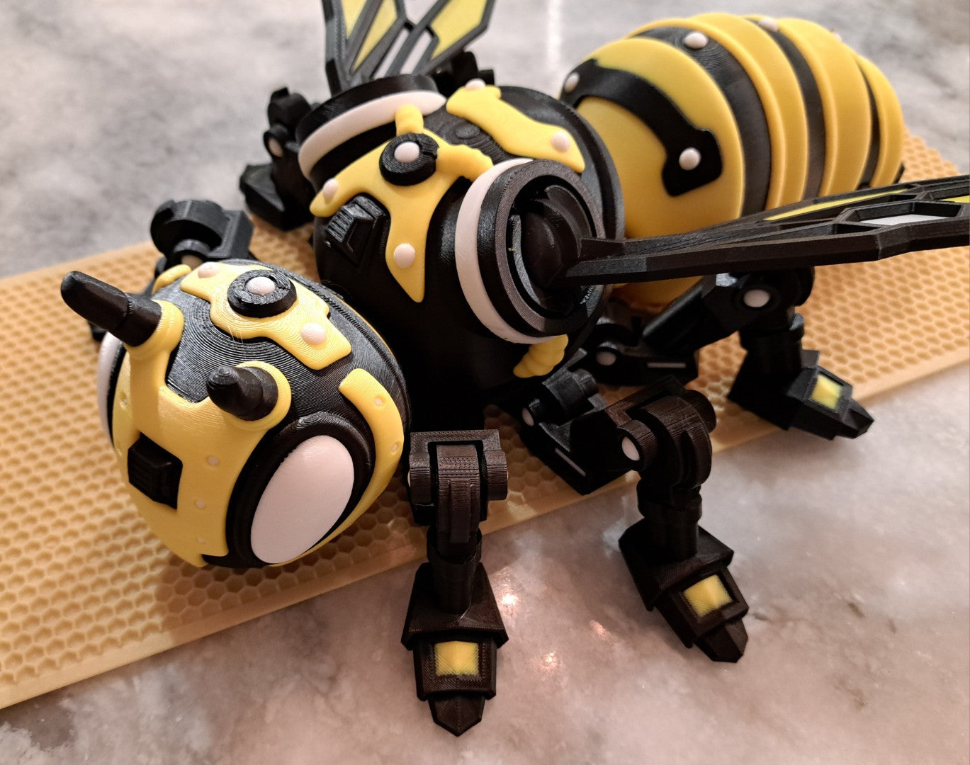 Big Cyber Bee
