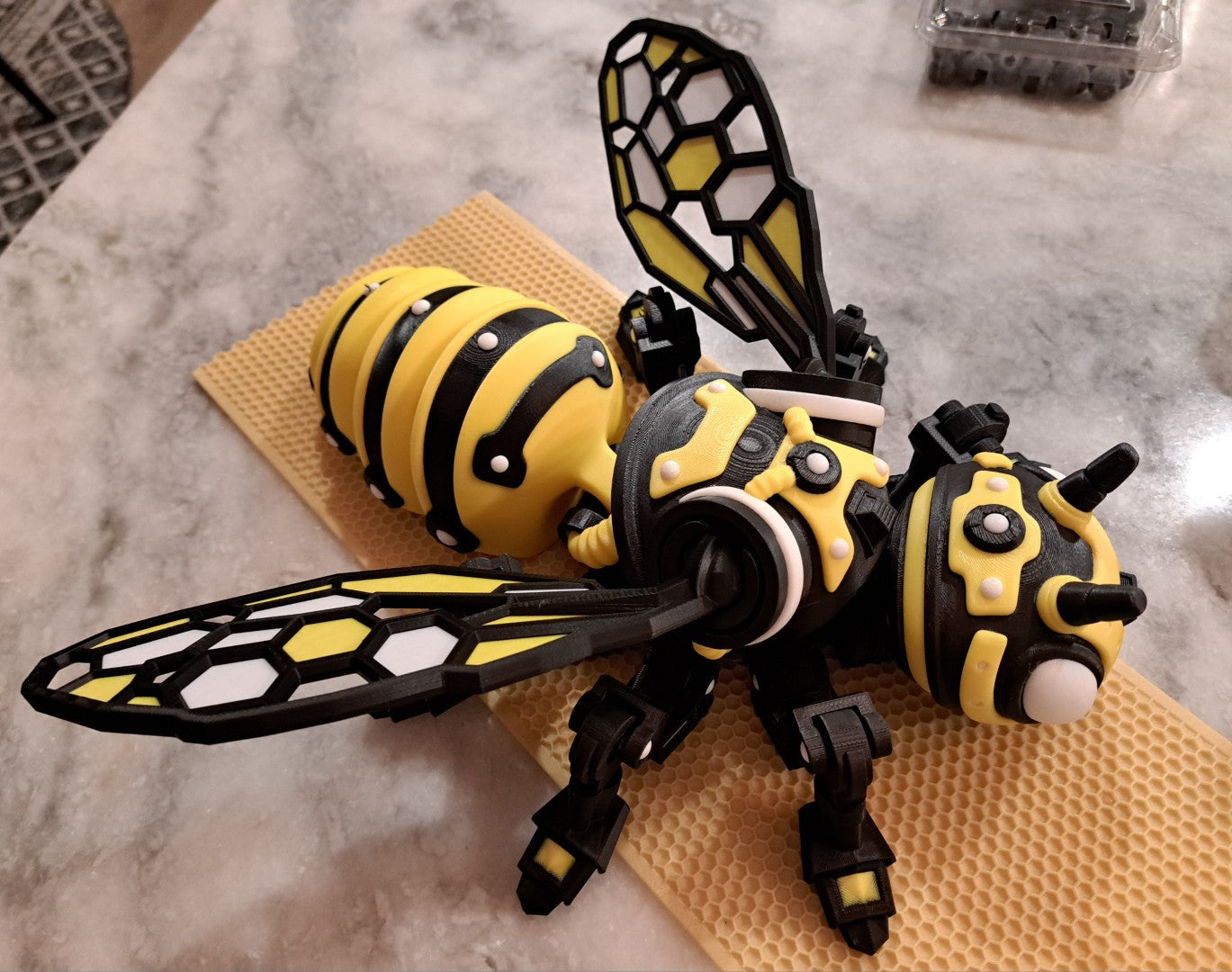 Big Cyber Bee