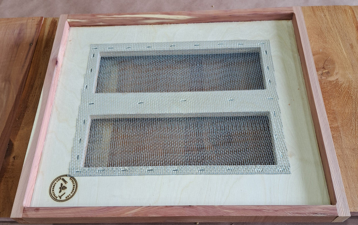 Cedar Double Screen Board for Apimaye