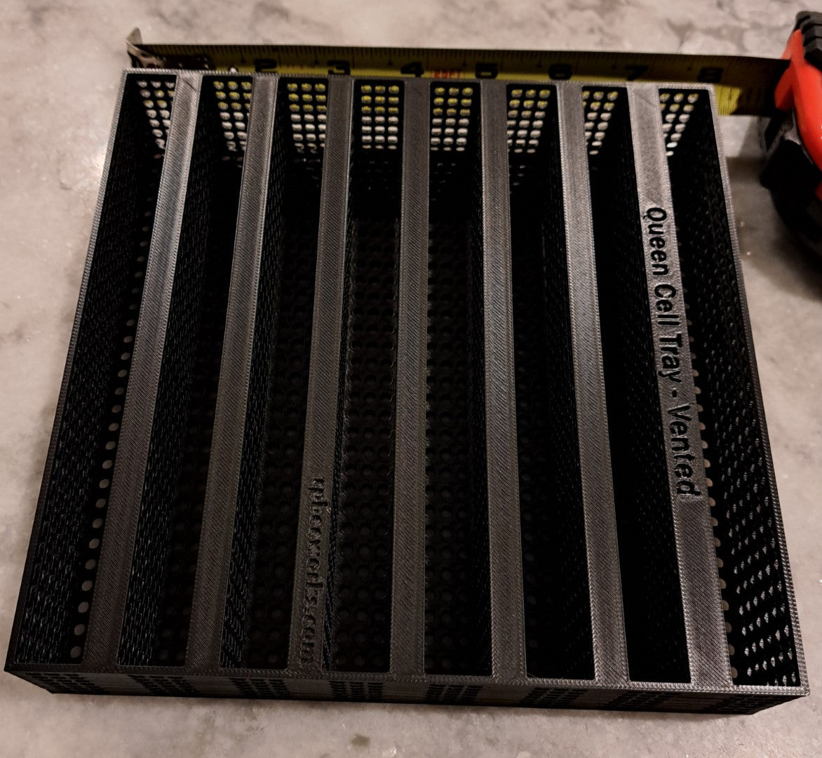 Vented Queen Cell Tray 80