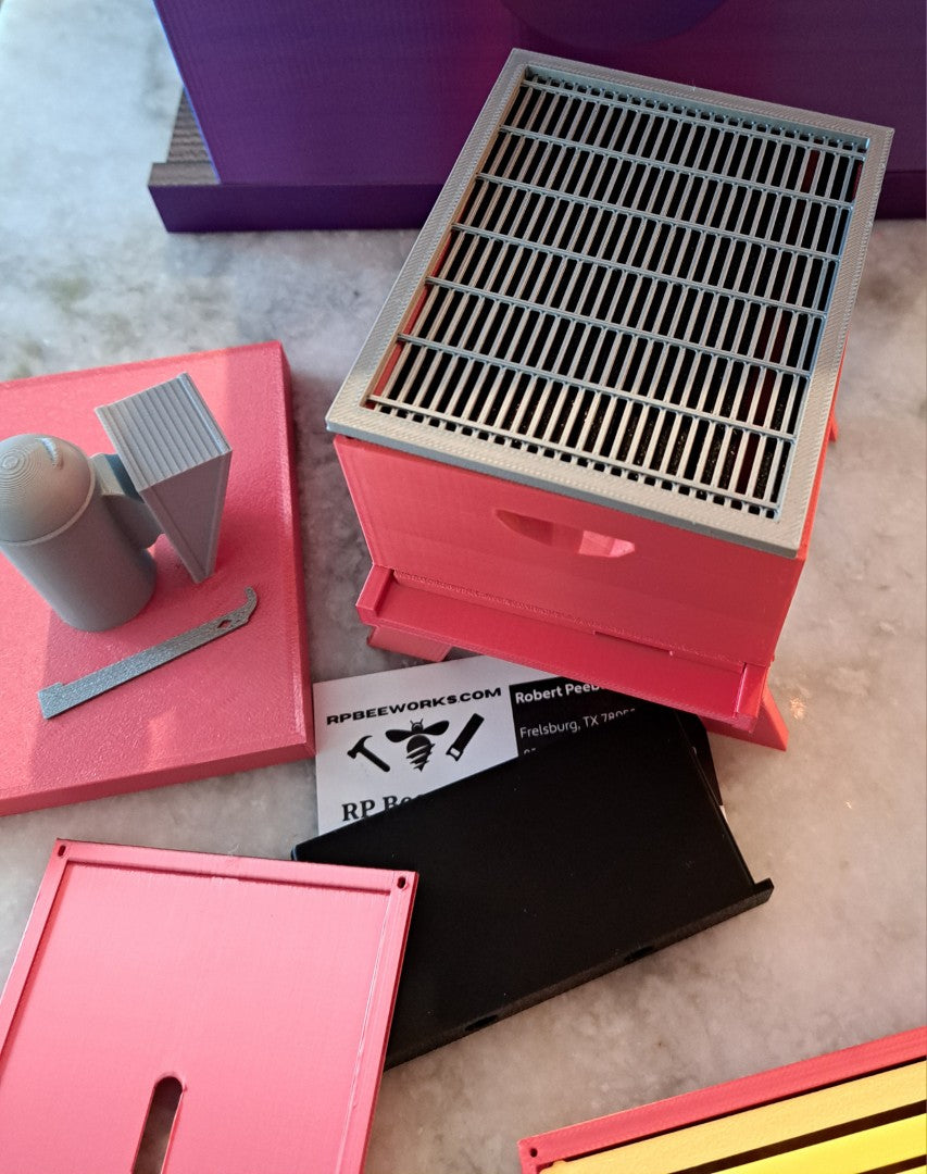 Small Hive Model with all Components