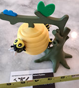 Magnetic Beehive Set with a Queen Bee and 3 Workers