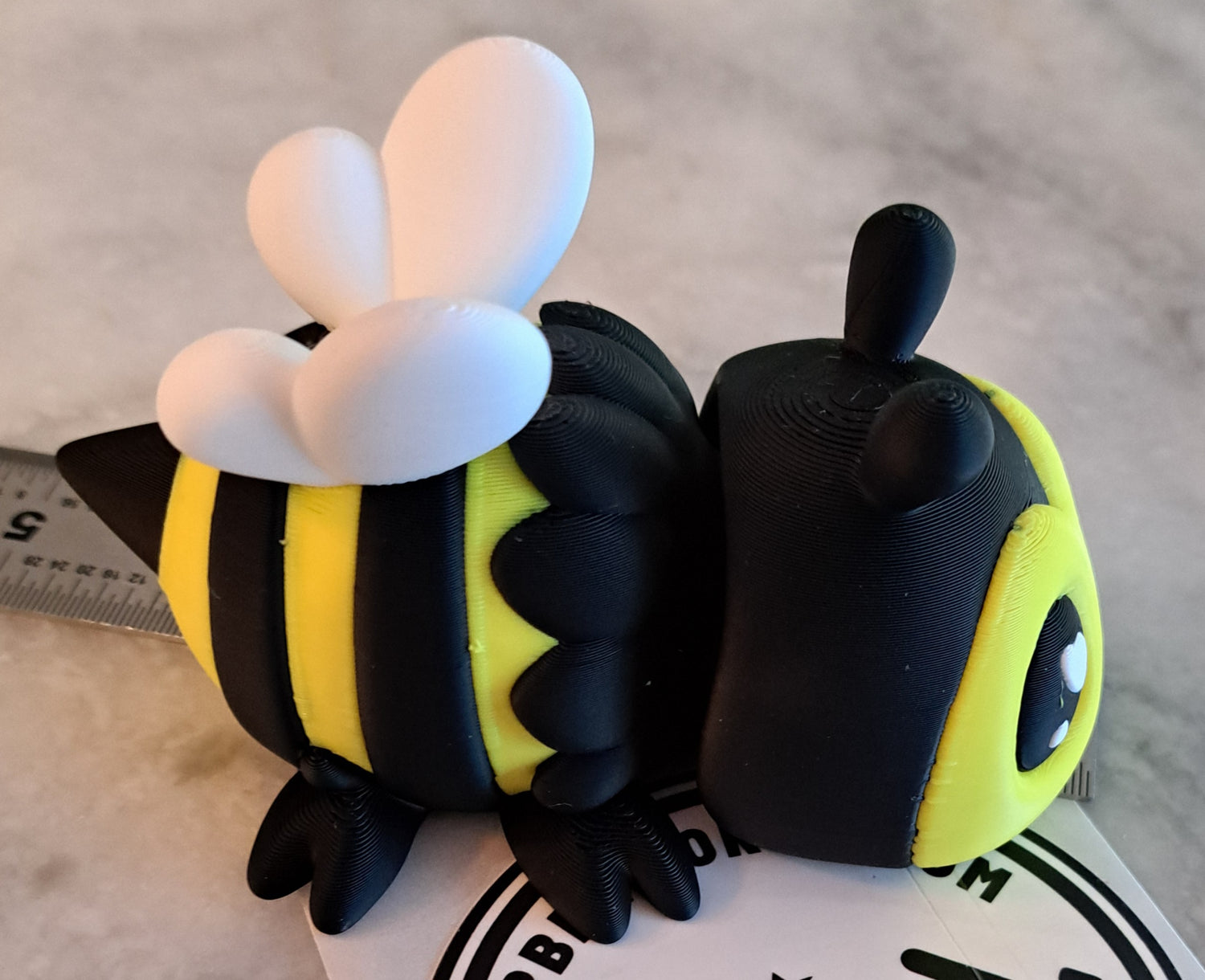 HeartEyes Bee