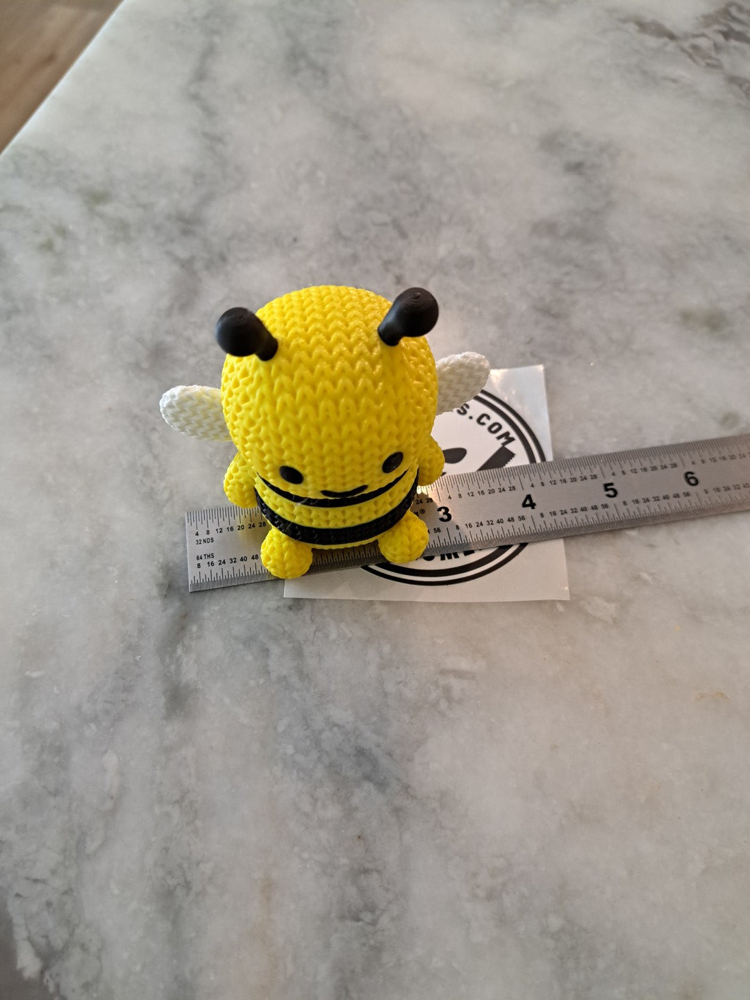 Knitted Bee