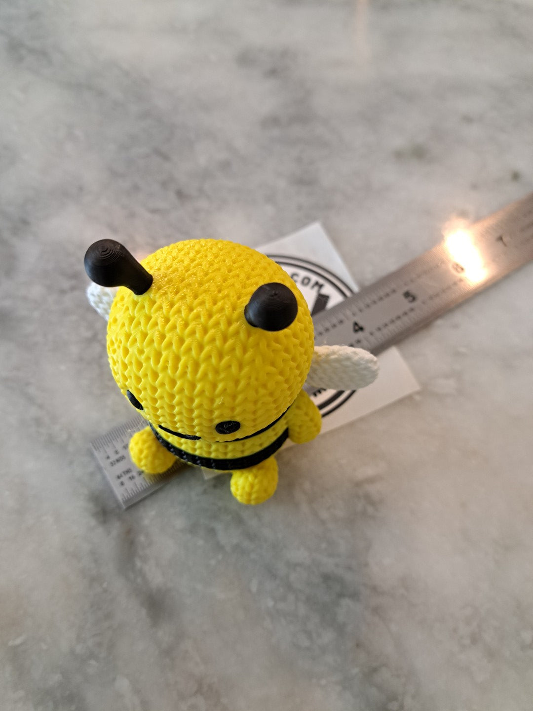 Knitted Bee