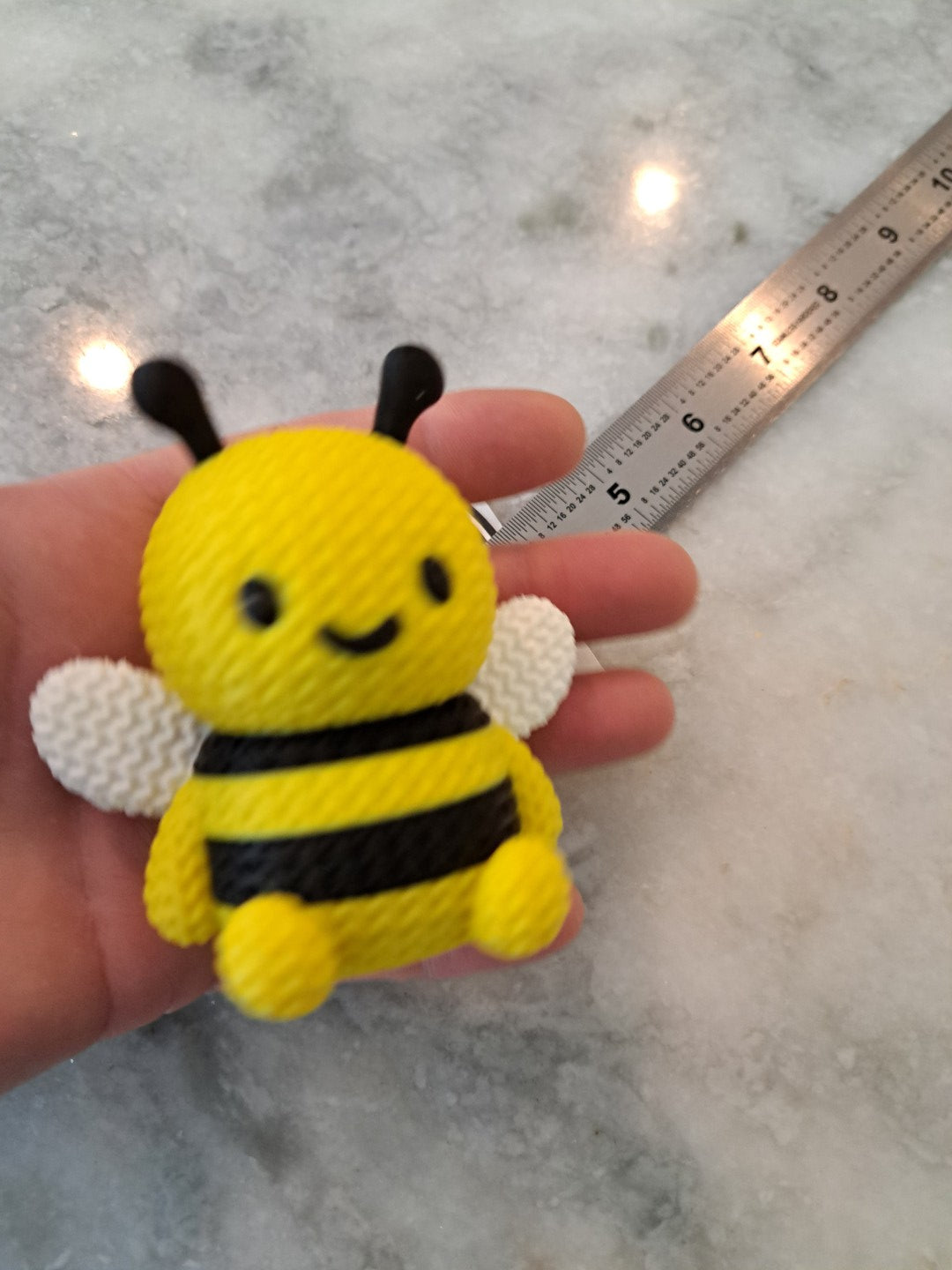 Knitted Bee