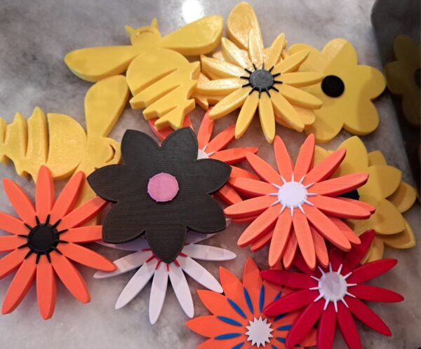 Floating Flowers 4 Pack with Bee - Image 5